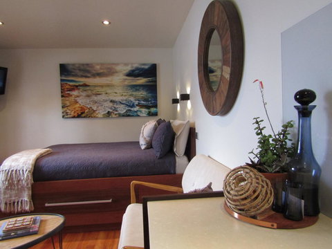 Salt Box Hideaway - Holiday Cairns 0