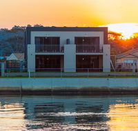 Ulverstone Waterfront Apartments - Holiday Cairns