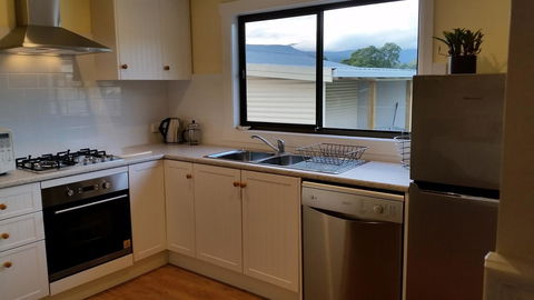 The Manager\'s Cottage - Holiday Cairns 10