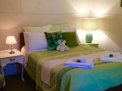Wandering Geese Boutique Bed And Breakfast - Holiday Cairns 4