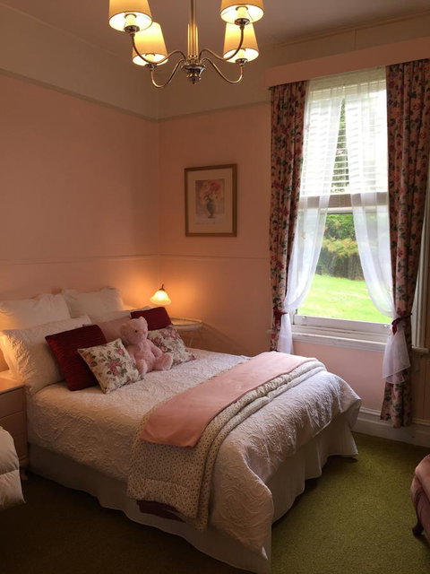 Wandering Geese Boutique Bed And Breakfast - Holiday Cairns 1