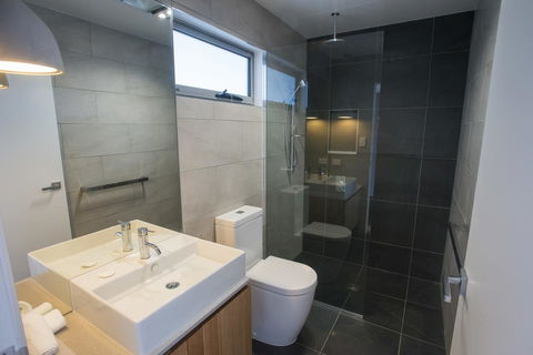 Rosevears Riverview Hotel - Holiday Cairns 26