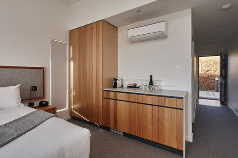 Rosevears Riverview Hotel - Holiday Cairns 18