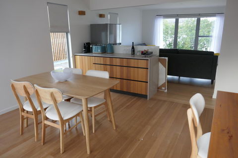 Rosevears Riverview Hotel - Holiday Cairns 3