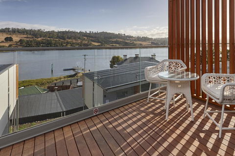 Rosevears Riverview Hotel - Holiday Cairns 8