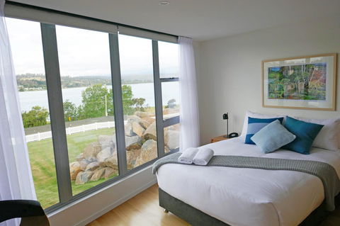 Rosevears Riverview Hotel - Holiday Cairns 6