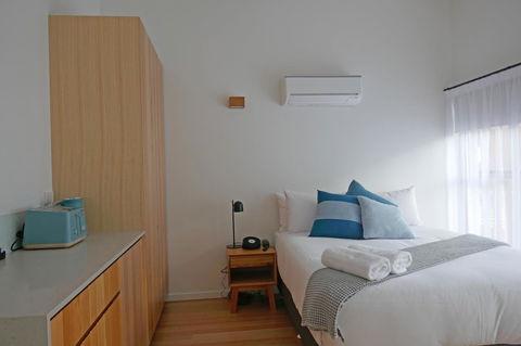 Rosevears Riverview Hotel - Holiday Cairns 4