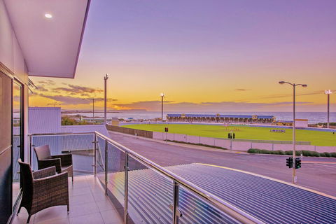 Burnie By The Bay Apartments - Holiday Cairns 4