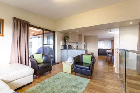 Mirramar House - Holiday Cairns 3