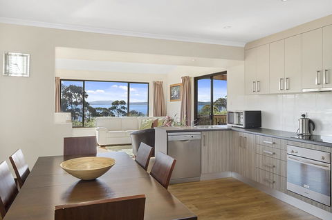 Mirramar House - Holiday Cairns 8