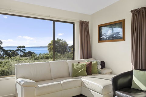 Mirramar House - Holiday Cairns 1
