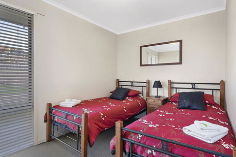 Mirramar House - Holiday Cairns 18