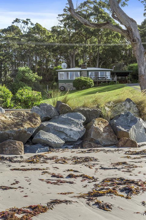 Summertime Cottage - Holiday Cairns 0