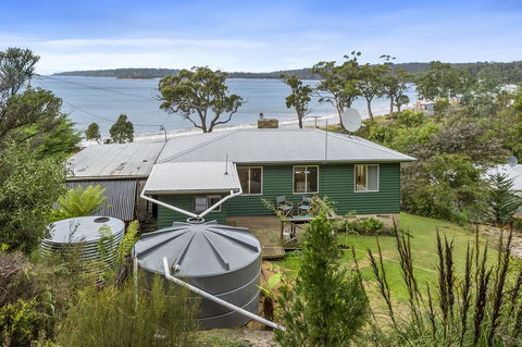 Summertime Cottage - Holiday Cairns 18