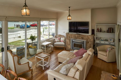 The Ultimate Beach House - Holiday Cairns 3