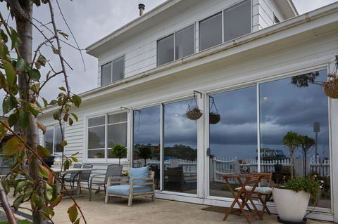 The Ultimate Beach House - Holiday Cairns 4