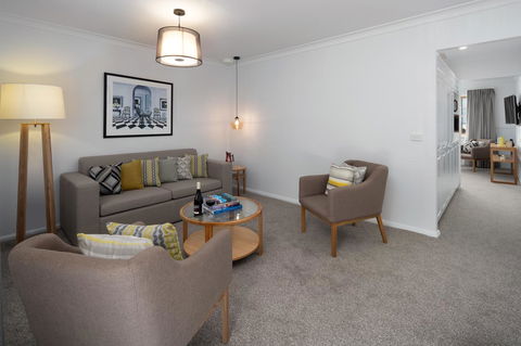 Rydges Hobart - Holiday Cairns 11