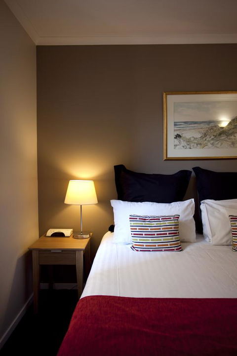 Hobart Waterfront Apartments - Holiday Cairns 17