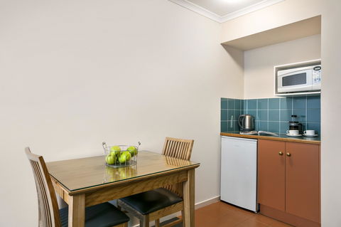 Hobart Waterfront Apartments - Holiday Cairns 11