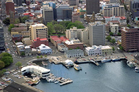 Hobart Waterfront Apartments - Holiday Cairns 6