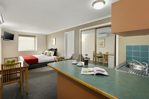 Hobart Waterfront Apartments - Holiday Cairns 0