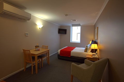 Hobart Waterfront Apartments - Holiday Cairns 16