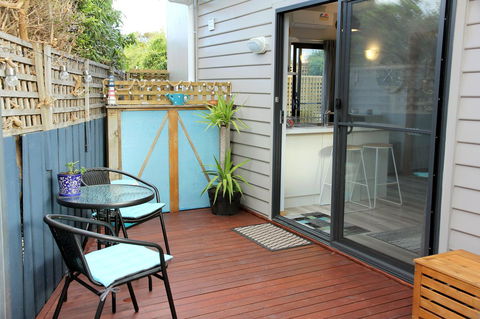 Kingston Beach-House Retreat - Holiday Cairns 22