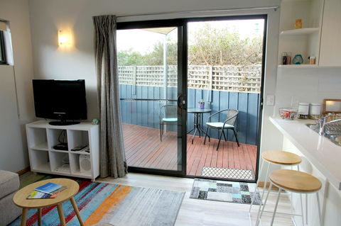 Kingston Beach-House Retreat - Holiday Cairns 2