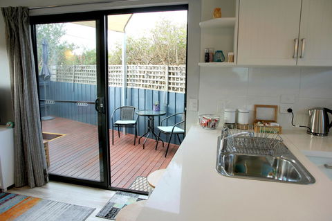 Kingston Beach-House Retreat - Holiday Cairns 19