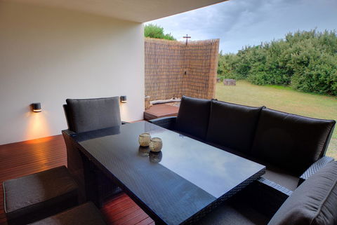 Amare Beachside Luxury - Holiday Cairns 21