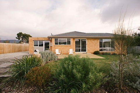 The Holiday Home People - Holiday Cairns 0