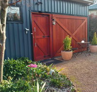 The WeareHouse In Deloraine - Holiday Cairns