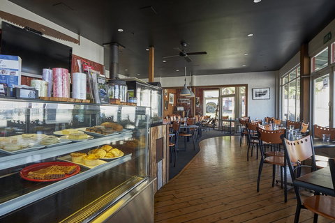 Bushman's Cafe - Holiday Cairns 2