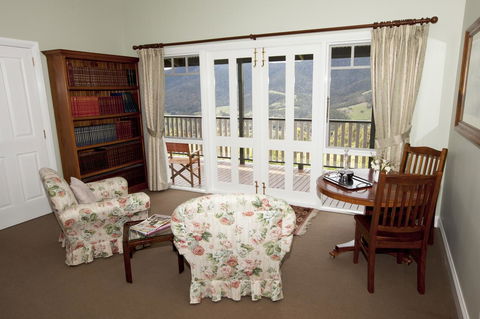 House On The Hill Bed And Breakfast - Holiday Cairns 35