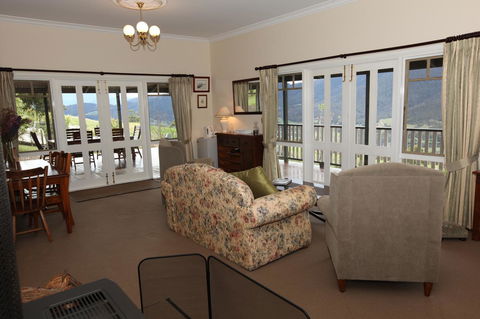House On The Hill Bed And Breakfast - Holiday Cairns 42