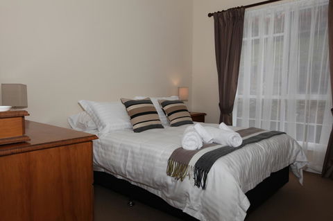 House On The Hill Bed And Breakfast - Holiday Cairns 44