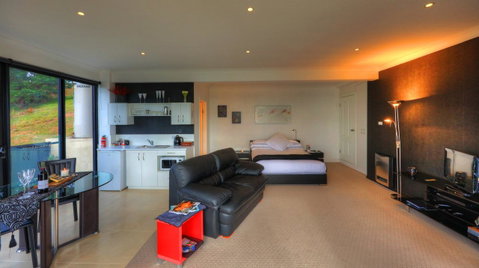 Sheer Pleasure Accommodation - Holiday Cairns 12