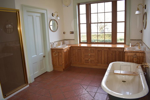 CLAYFIELD HOMESTEAD - Rustic Country Accommodation - Holiday Cairns 14