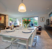 New Luxury Home Near Coogee Beach In Sydney - Holiday Cairns