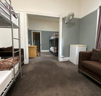 Newcastle Hotel - Holiday Cairns
