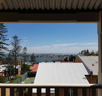 Newcastle Short Stay Apartments - Vista Apartment - Holiday Cairns