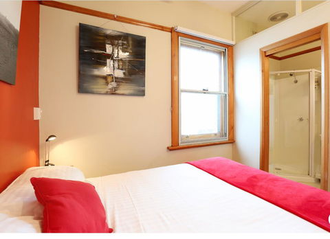 North Hobart Apartments - Holiday Cairns 2