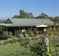 North Lodge Clan Cottage - Holiday Cairns