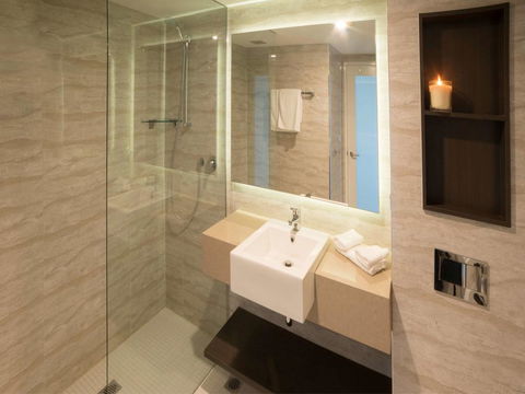 Novotel Wollongong Northbeach - Holiday Cairns 2
