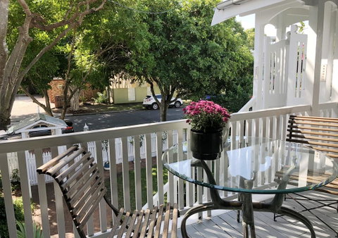 Number 12 B&B - Holiday Cairns 2