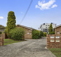 Oakland Avenue Villa 3 - Holiday Cairns