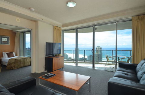 Ocean And Waterway View, 34th Floor, Chevron Renaissance - Holiday Cairns 1