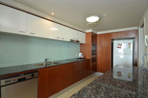 Ocean And Waterway View, 34th Floor, Chevron Renaissance - Holiday Cairns 3
