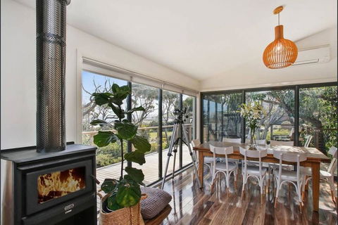OCEAN ESCAPE - The Ultimate Luxury Beach House - Holiday Cairns 0