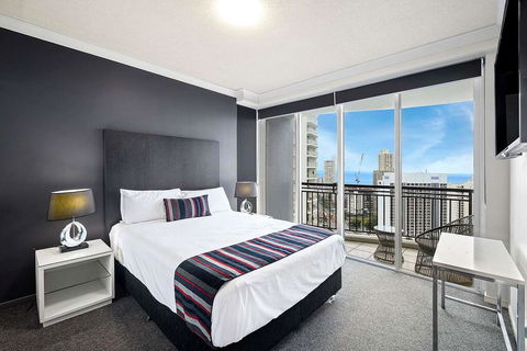 Ocean View Apartment On 26th Floor Surfers Paradise - Holiday Cairns 1